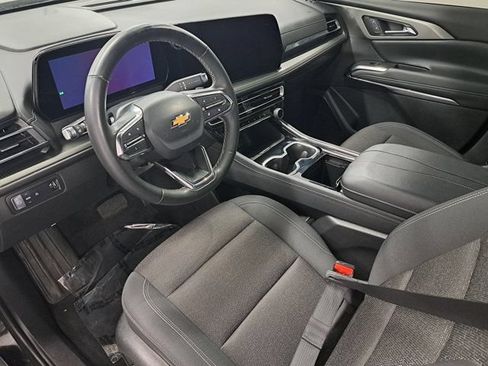 Used 2024 Chevrolet Traverse LT FWD image 20