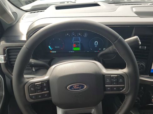 New 2026 Ford F250 Lariat w/ Black Appearance Package image 18