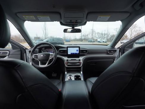Used 2023 Ford Explorer XLT w/ Equipment Group 202A image 23