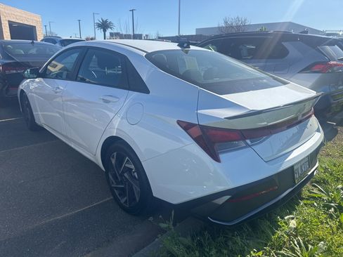 Certified 2025 Hyundai Elantra Sport image 3