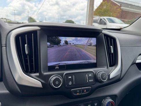 Certified 2024 GMC Terrain SLT AWD/4WD image 36