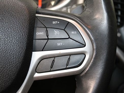 Used 2017 Jeep Cherokee Trailhawk w/ Comfort/Convenience Group image 25