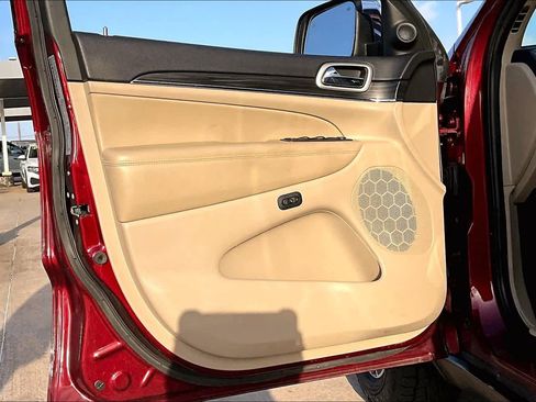 Used 2021 Jeep Grand Cherokee Limited image 21