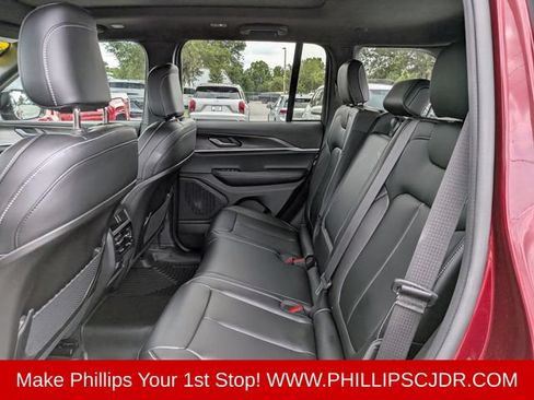 Certified 2025 Jeep Grand Cherokee Limited w/ Trailer Tow Package AWD/4WD image 13