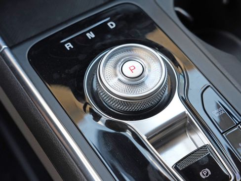 Used 2025 Kia Carnival SX FWD image 36