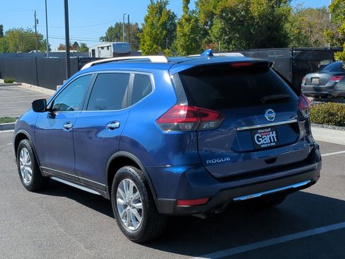 Used 2018 Nissan Rogue SV image 8