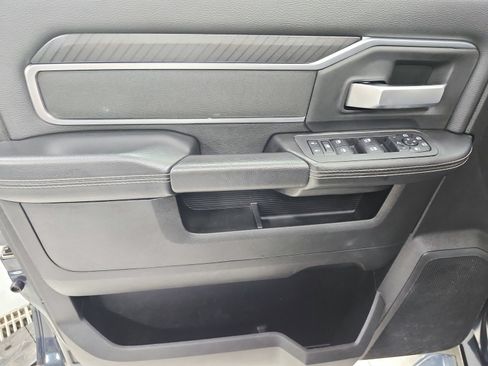 Used 2025 RAM 2500 Big Horn AWD/4WD image 35