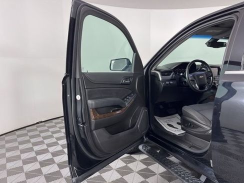 Used 2019 Chevrolet Tahoe LS AWD/4WD image 17