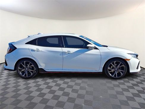 Used 2018 Honda Civic Sport Touring image 7