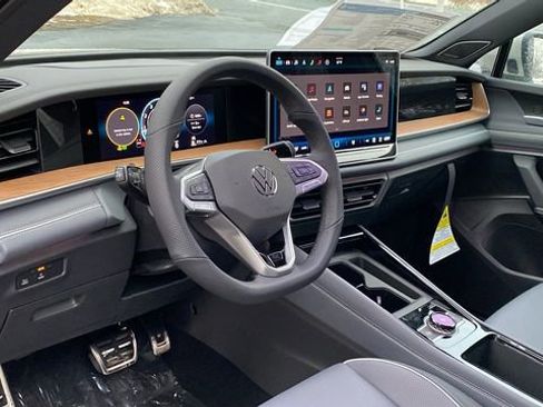 New 2026 Volkswagen Tiguan SEL R-Line image 11