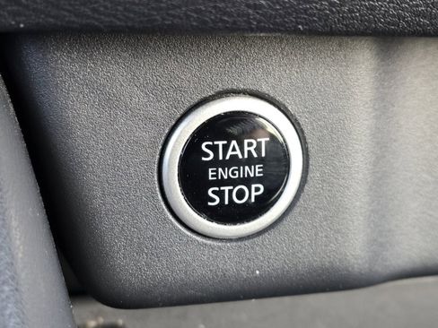 Used 2023 Nissan Rogue SL w/ SL Premium Package image 30