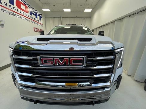 New 2026 GMC Sierra 3500 SLE w/ SLE Value Package AWD/4WD image 2