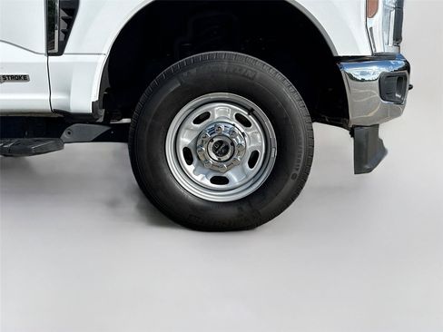 Used 2024 Ford F250 XL w/ XL Chrome Package AWD/4WD image 17