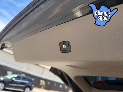 Used 2020 Chevrolet Traverse LT FWD image 18