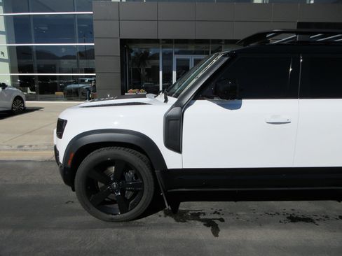 Used 2023 Land Rover Defender 110 X-Dynamic SE AWD/4WD image 2
