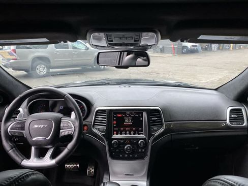 Used 2015 Jeep Grand Cherokee SRT w/ Luxury Group II AWD/4WD image 13