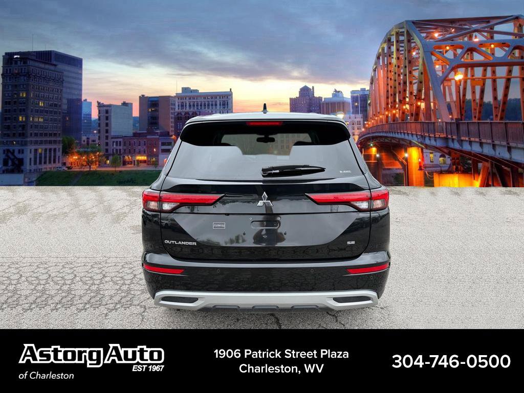 Used 2024 Mitsubishi Outlander SE AWD/4WD image 4