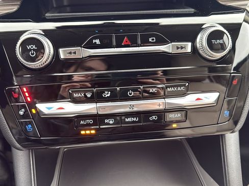 Used 2023 Ford Explorer Limited w/ Class IV Trailer Tow Package image 28