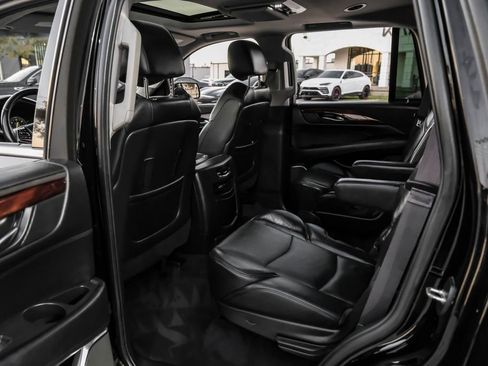 Used 2015 Cadillac Escalade Luxury image 39