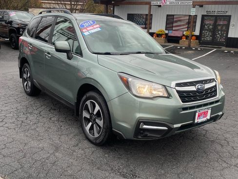 Used 2018 Subaru Forester 2.5i Premium w/ All-Weather Package image 7