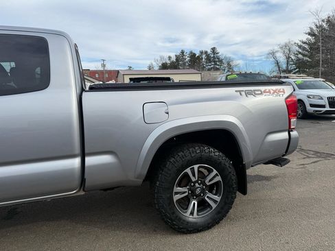 Used 2016 Toyota Tacoma TRD Sport w/ Premium & Technology Package image 5