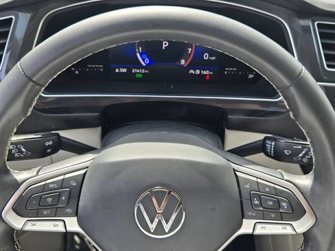 Certified 2022 Volkswagen Tiguan SE FWD image 24