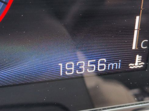 Used 2025 Chevrolet Trax LT w/ LT Convenience Package image 22