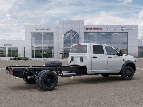 New 2026 RAM 5500 Tradesman AWD/4WD image 4