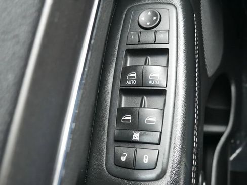 Used 2017 Jeep Grand Cherokee Limited image 27