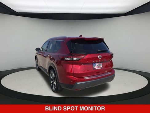 Used 2025 Nissan Rogue SL w/ SL Premium Package FWD image 4