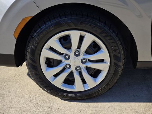 Used 2024 Kia Soul LX FWD image 7