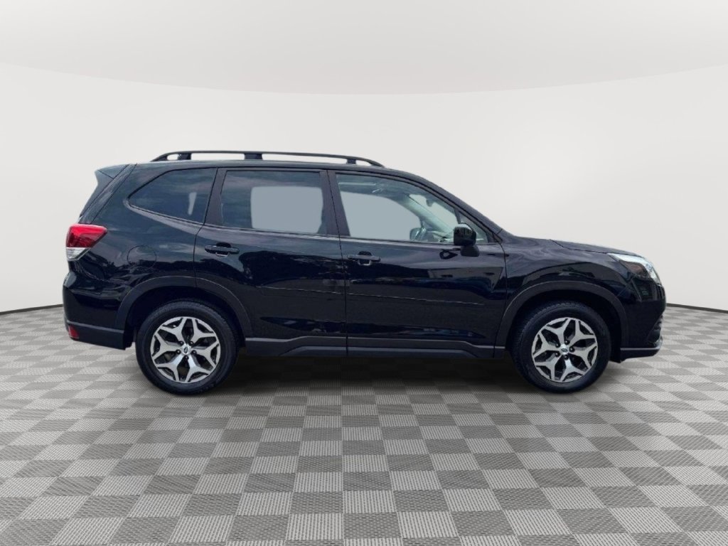 Used 2023 Subaru Forester Premium AWD/4WD image 11