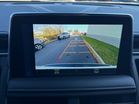 Used 2024 Chevrolet Suburban LT image 54