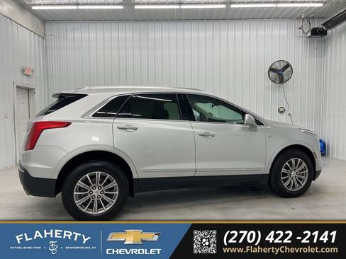 Used 2017 Cadillac XT5 Luxury image 2