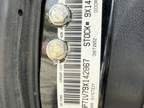 Used 2009 Ford Crown Victoria Police Interceptor image 20