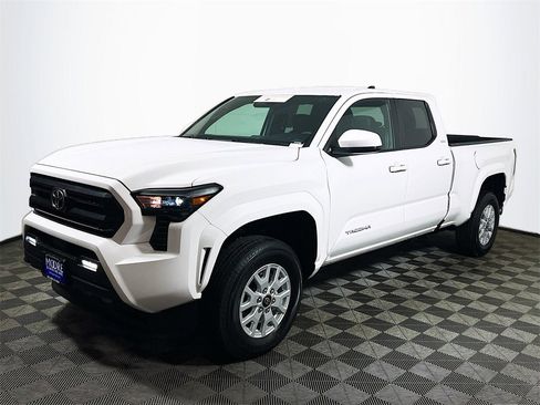 Certified 2026 Toyota Tacoma SR5 image 4