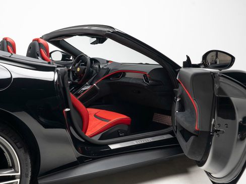 Used 2025 Ferrari Roma Spider RWD image 50