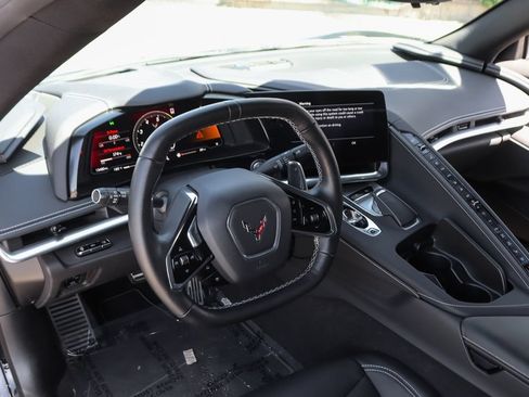 Used 2022 Chevrolet Corvette Stingray Preferred Cpe w/ Z51 Performance Package RWD image 23