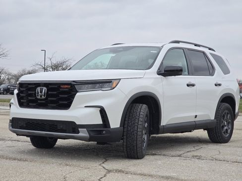 New 2025 Honda Pilot TrailSport image 15