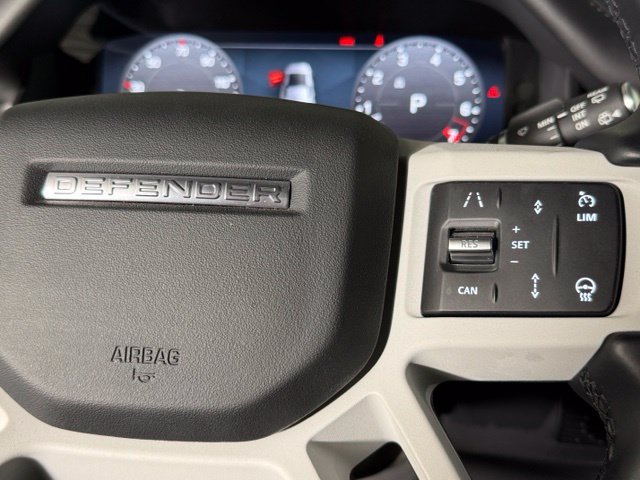 Certified 2025 Land Rover Defender 110 X-Dynamic SE AWD/4WD image 31