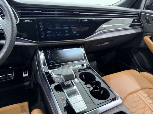 Used 2024 Audi RS Q8 4.0T image 38