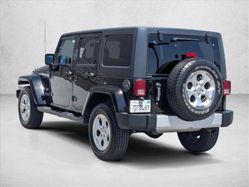 Used 2014 Jeep Wrangler Unlimited Sahara w/ Connectivity Group AWD/4WD image 8