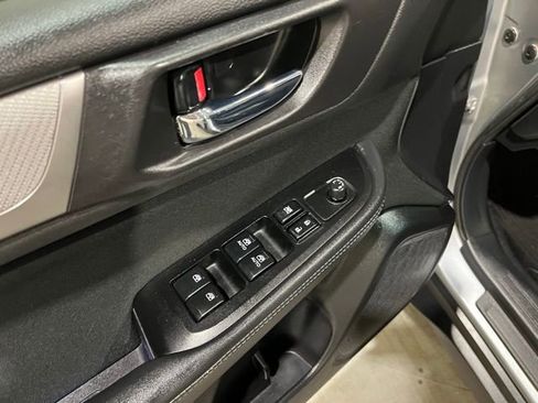 Used 2016 Subaru Outback 2.5i Premium AWD/4WD image 17