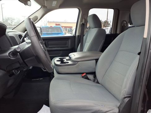 Used 2017 RAM 1500 ST w/ SXT Appearance Group image 16