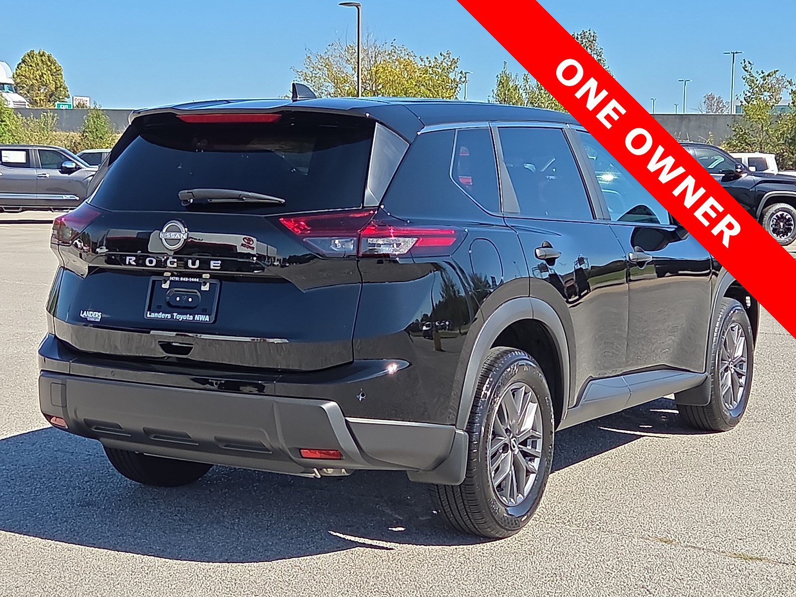 Used 2026 Nissan Rogue S FWD image 5