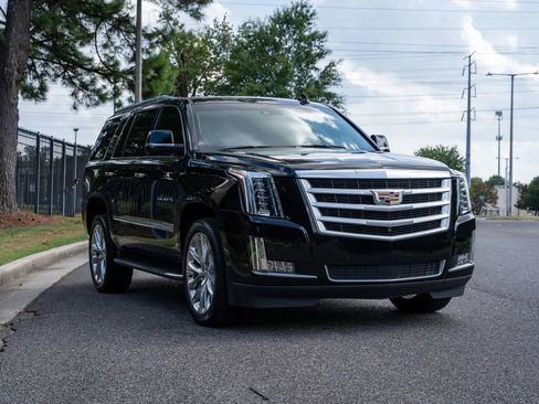 Used 2019 Cadillac Escalade Premium Luxury AWD/4WD image 3