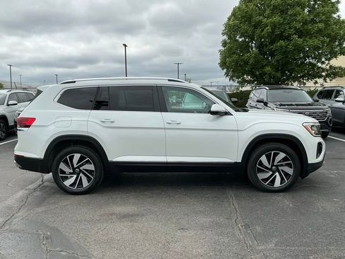 Certified 2025 Volkswagen Atlas SEL AWD/4WD image 2