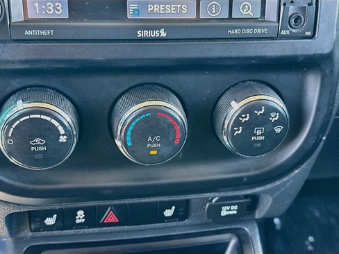 Used 2015 Jeep Patriot High Altitude AWD/4WD image 19