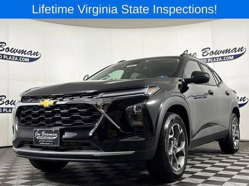 New 2026 Chevrolet Trax LT w/ Driver Confidence Package FWD image 3