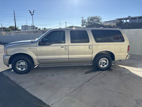 Used 2005 Ford Excursion Limited image 5